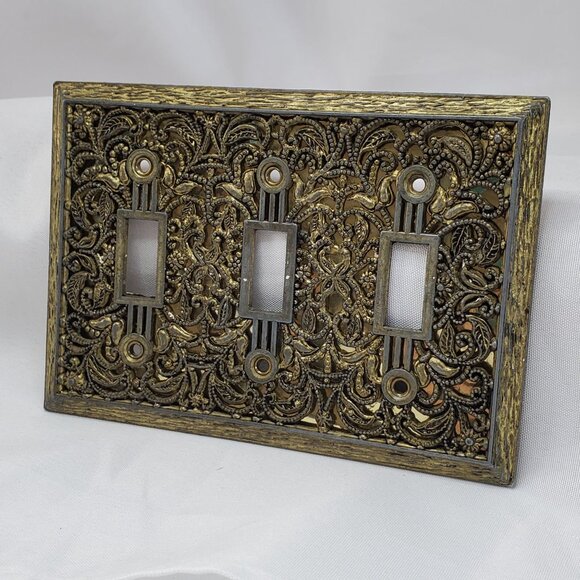 Antique-Style Ornate Light Switch Plate Cover ~ 3 Slot Switch Cover Plate - Picture 3 of 7